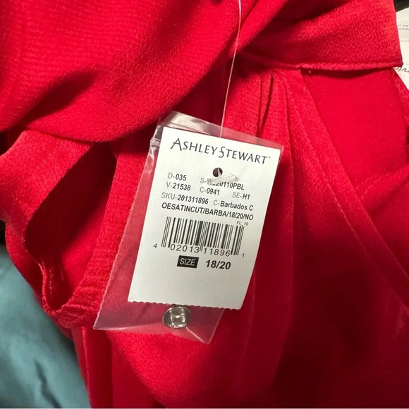 NWT ASHLEY STEWART Red Satiny Keyhole Twist Neck Blouse Cutouts Size 18/20 - Picture 6 of 8